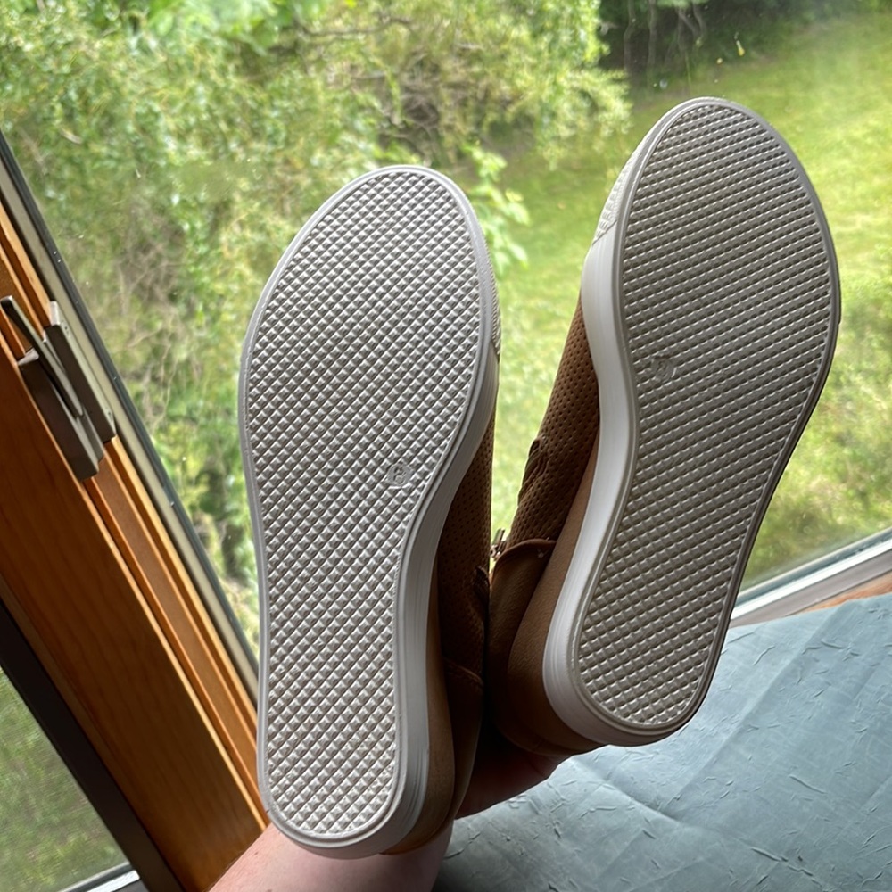Tan Wedge Sneakers - Sz 8 - Picture 4 of 4